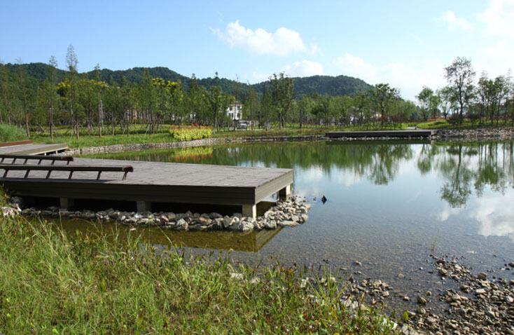 東錢(qián)湖環(huán)南湖岸線(xiàn)水上花園